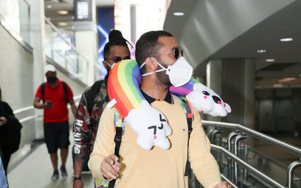Gil desembarca no Aeroporto de Congonhas, em São Paulo, na tarde desta terça-feira