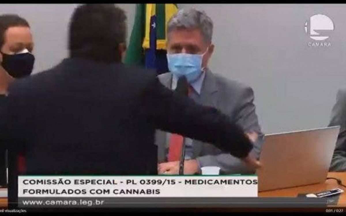 Paulo Teixeira (PT-SP) foi agredido pelo deputado Diego Garcia (Podemos-PR)