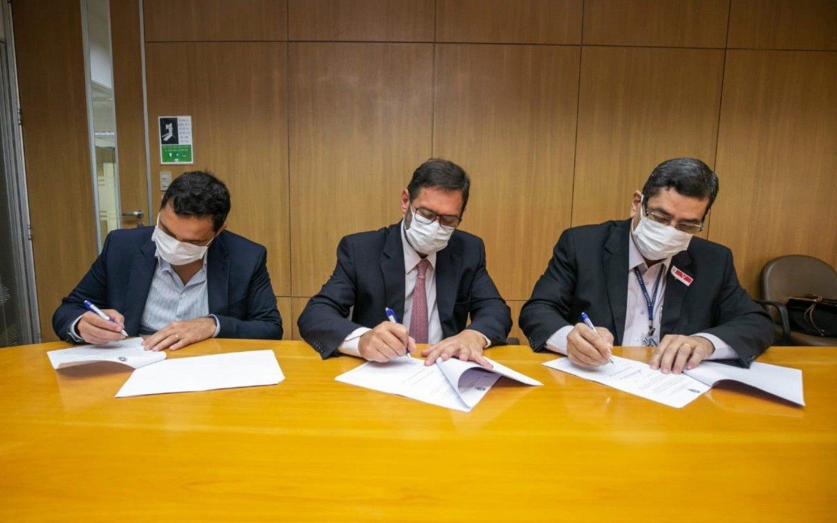 Cerim&ocirc;nia de assinatura foi realizada no Pal&aacute;cio Guanabara 