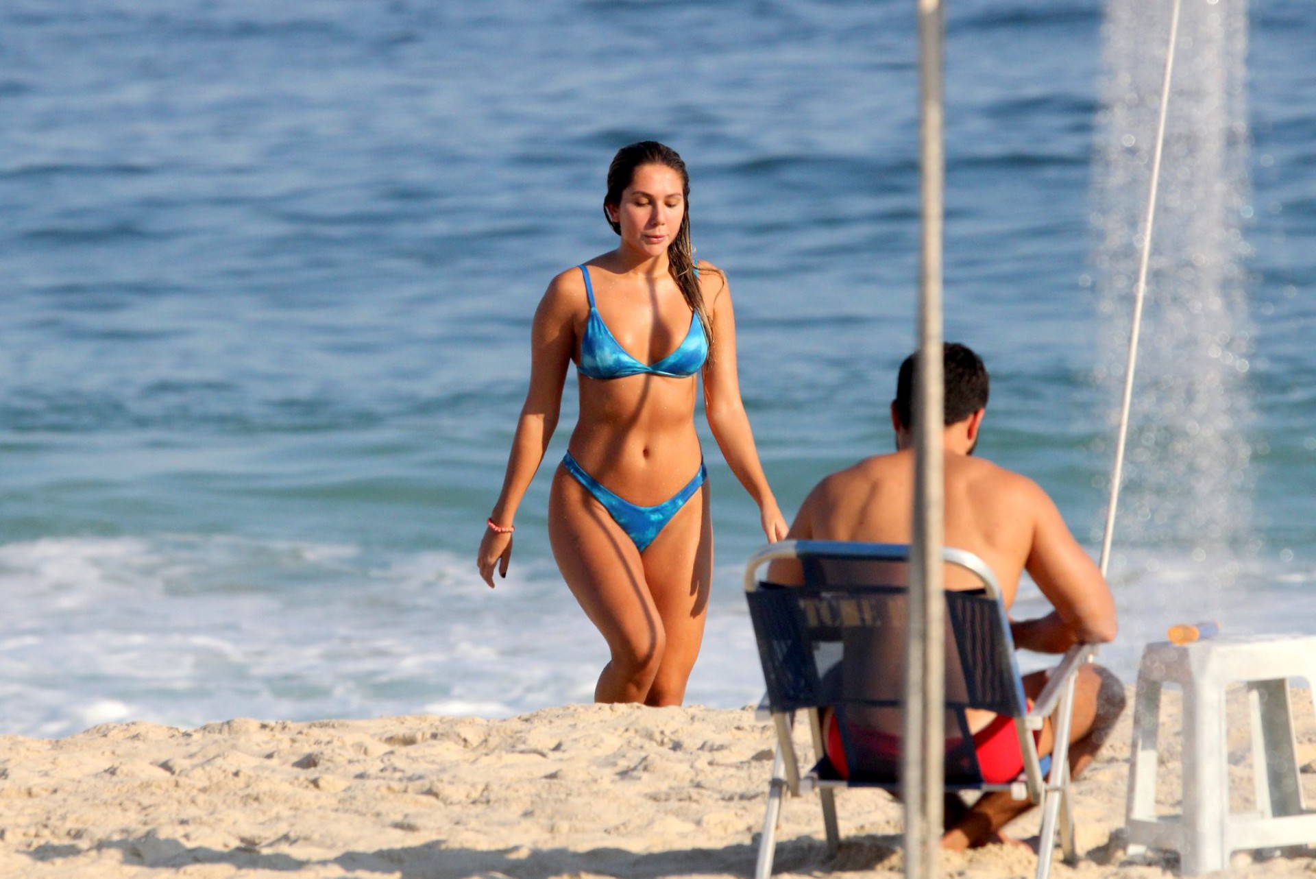 Carol Portaluppi curte dia de sol na Praia de Ipanema, na Zona Sul do Rio - JC Pereira / Ag. News