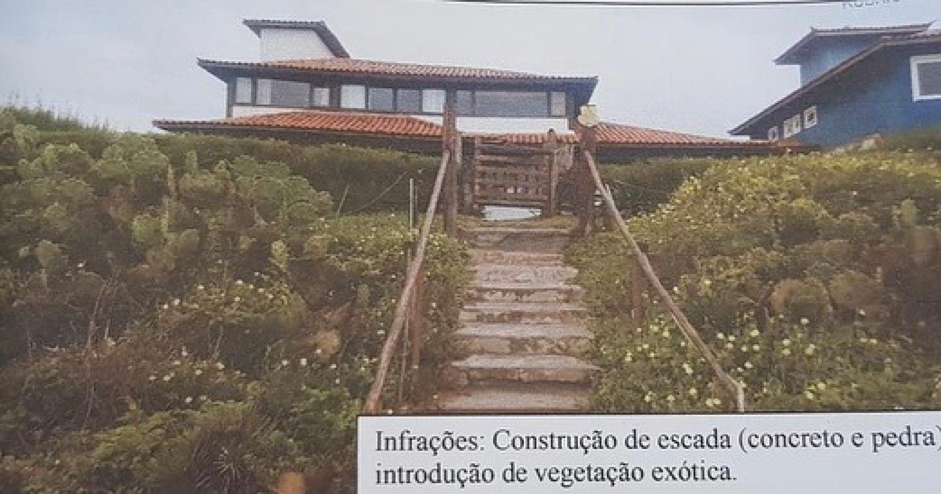 Im&oacute;veis que invadem &aacute;reas de prote&ccedil;&atilde;o permanente s&atilde;o notificados e multados em B&uacute;zios