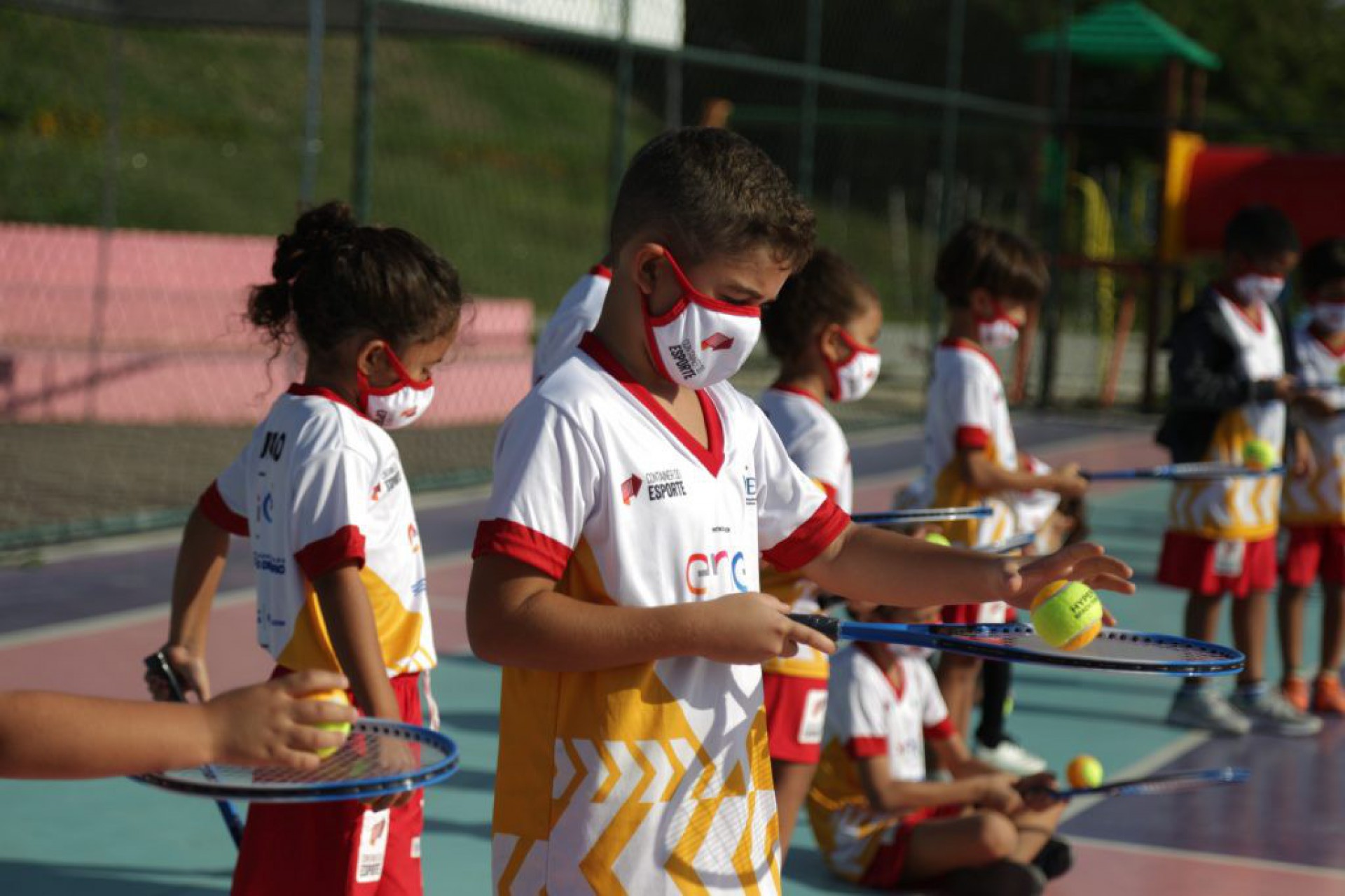 'Container do Esporte' leva aulas gratuitas &agrave;s crian&ccedil;as de S&atilde;o Gon&ccedil;alo