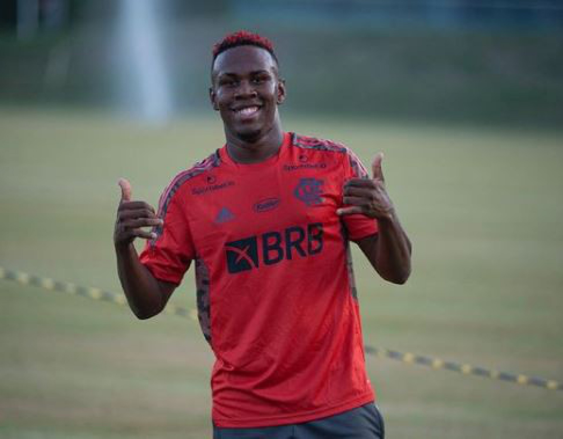 Klebinho vai rescindir com Flamengo para assinar em definitivo com clube equatoriano