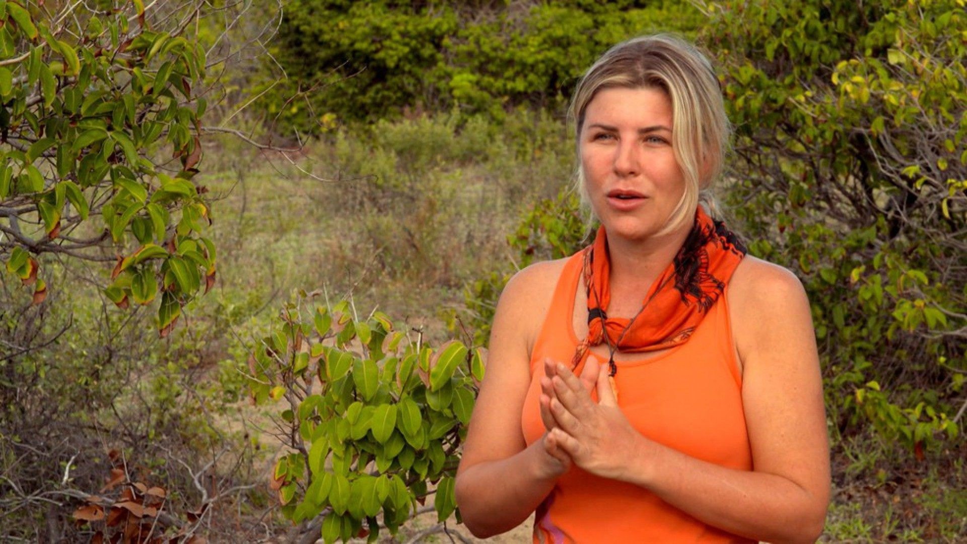 Equipe de Íris pede desculpa após conversa com Ariadna