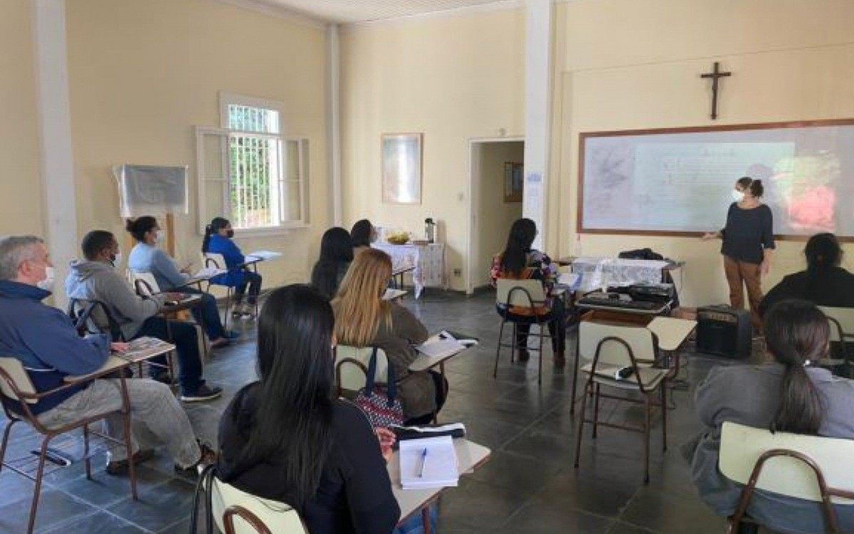 Atualmente, oito turmas foram organizadas para atender aos profissionais da Proteção Social Básica (PSB), com a oferta de três temas iniciais