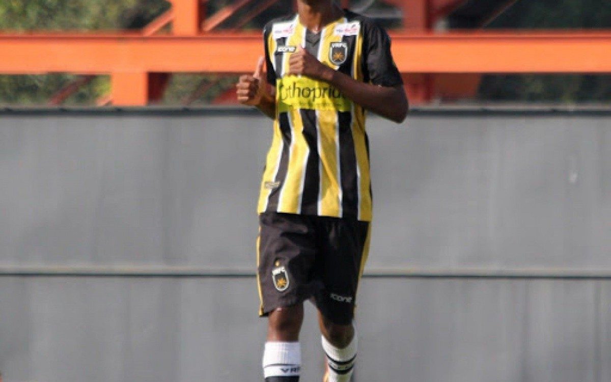 Voltaço é comunicado que Vasco irá exercer direito de compra por MT