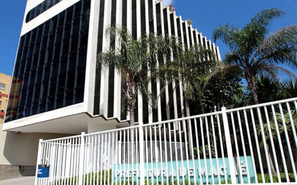 Tem direito ao auxílio pessoas em situação de extrema pobreza e pobreza, cadastradas no Cadastro Único de Programas Sociais.