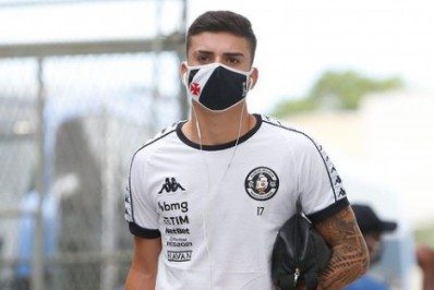 Vice-artilheiro na temporada, Gabriel Pec comemora evolução pelo Vasco: 'Trabalho bastante'