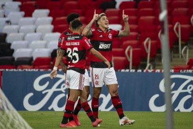 Flamengo joga mal, empata com LDU em casa, mas consegue classificação às oitavas da Libertadores