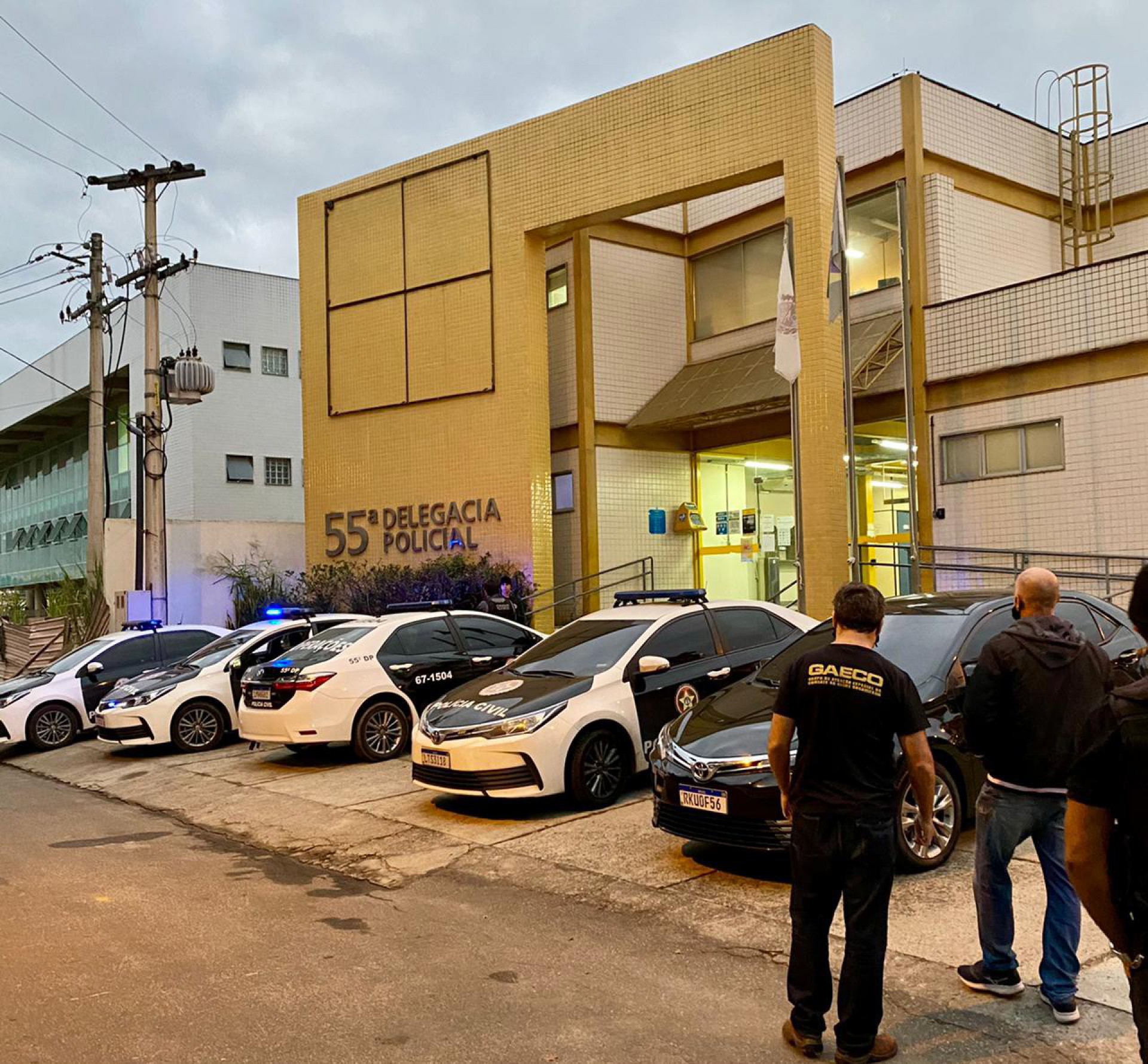 Operação contra milícia de Ecko termina com uma pessoa presa e materiais de 'gatonet' apreendidos