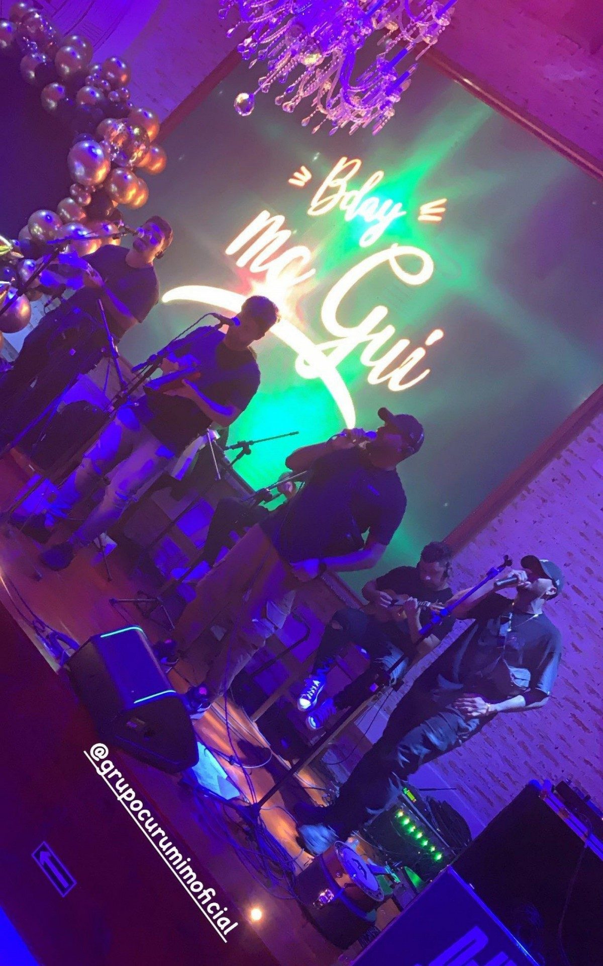 MC Gui faz festa para comemorar seus 23 anos em plena pandemia