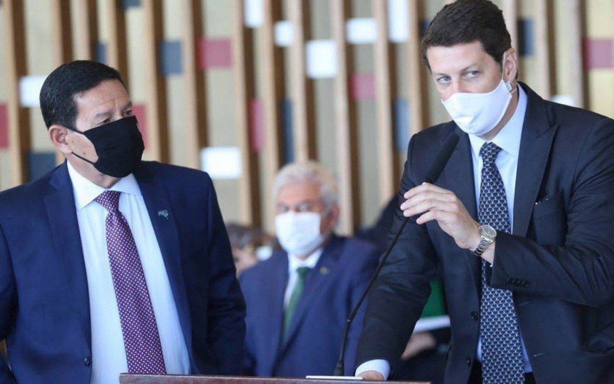 Hamilton Mour&atilde;o diz que Alexandre de Moraes "provavelmente" viu "ind&iacute;cios fortes" de irregularidades contra Ricardo Salles
