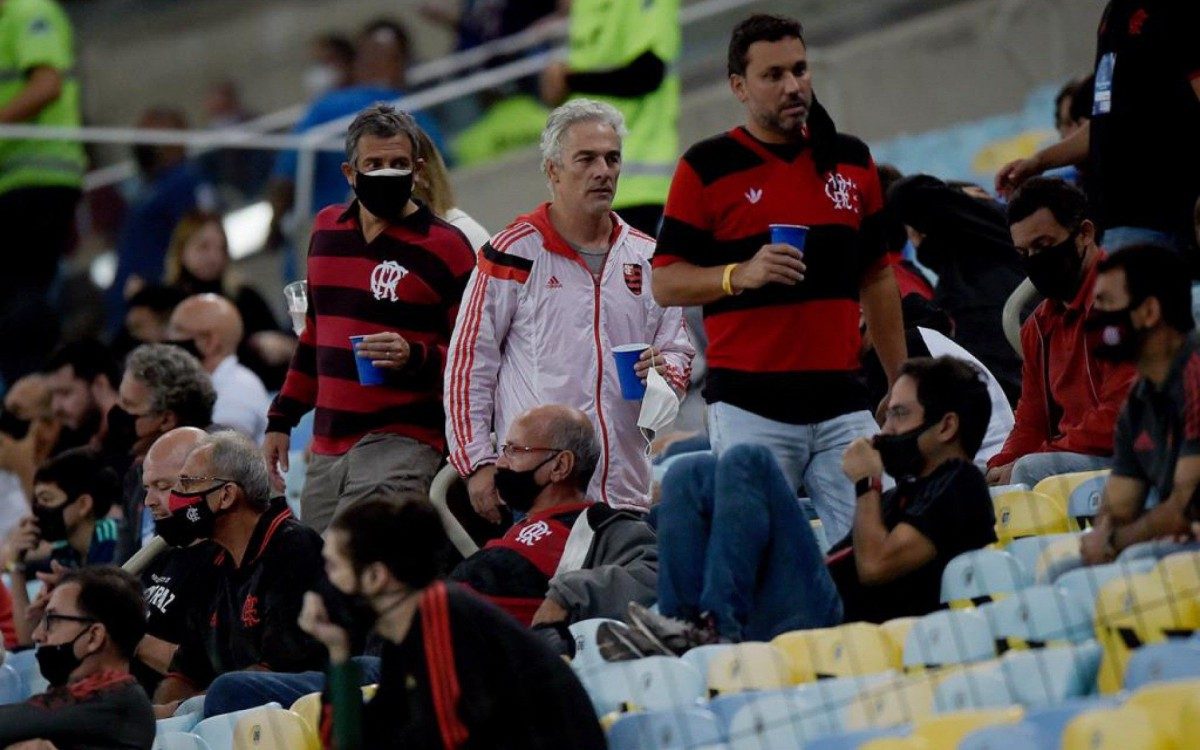 Convidados rubro-negros marcaram presen&ccedil;a no jogo de ida da final do Carioca