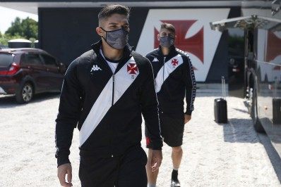 Em alta, Andrey pode assinar pré-contrato em julho e preocupa a diretoria do Vasco 