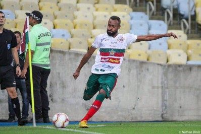 Botafogo acerta o empréstimo de Chay, da Portuguesa-RJ