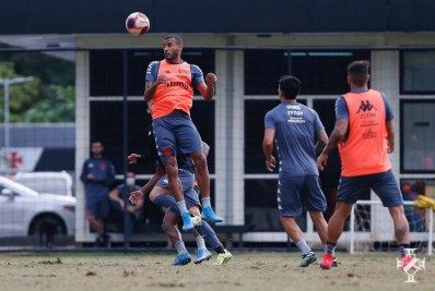 Com Cano em alta, Ernando destaca evolução da defesa às vésperas da final da Taça Rio