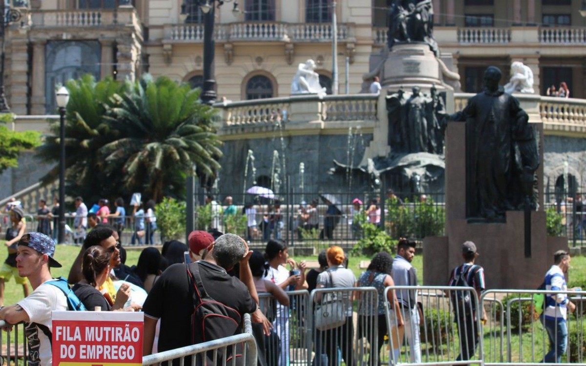 De acordo com o levantamento, 78,5% dos respondentes acreditam que o mercado n&atilde;o d&aacute; as mesmas chances para profissionais com mais de 40 anos, quando comparado com os mais jovens