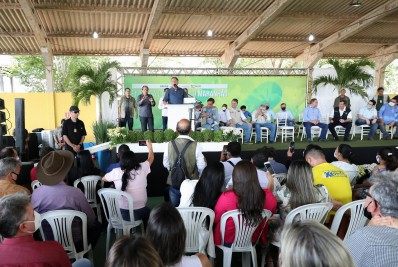 Após casos da variante indiana, Bolsonaro promove aglomeração no Maranhão