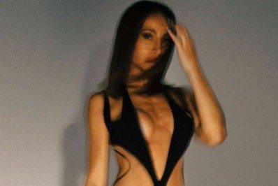 Sabrina Sato aposta em look transparente e sensualiza na web