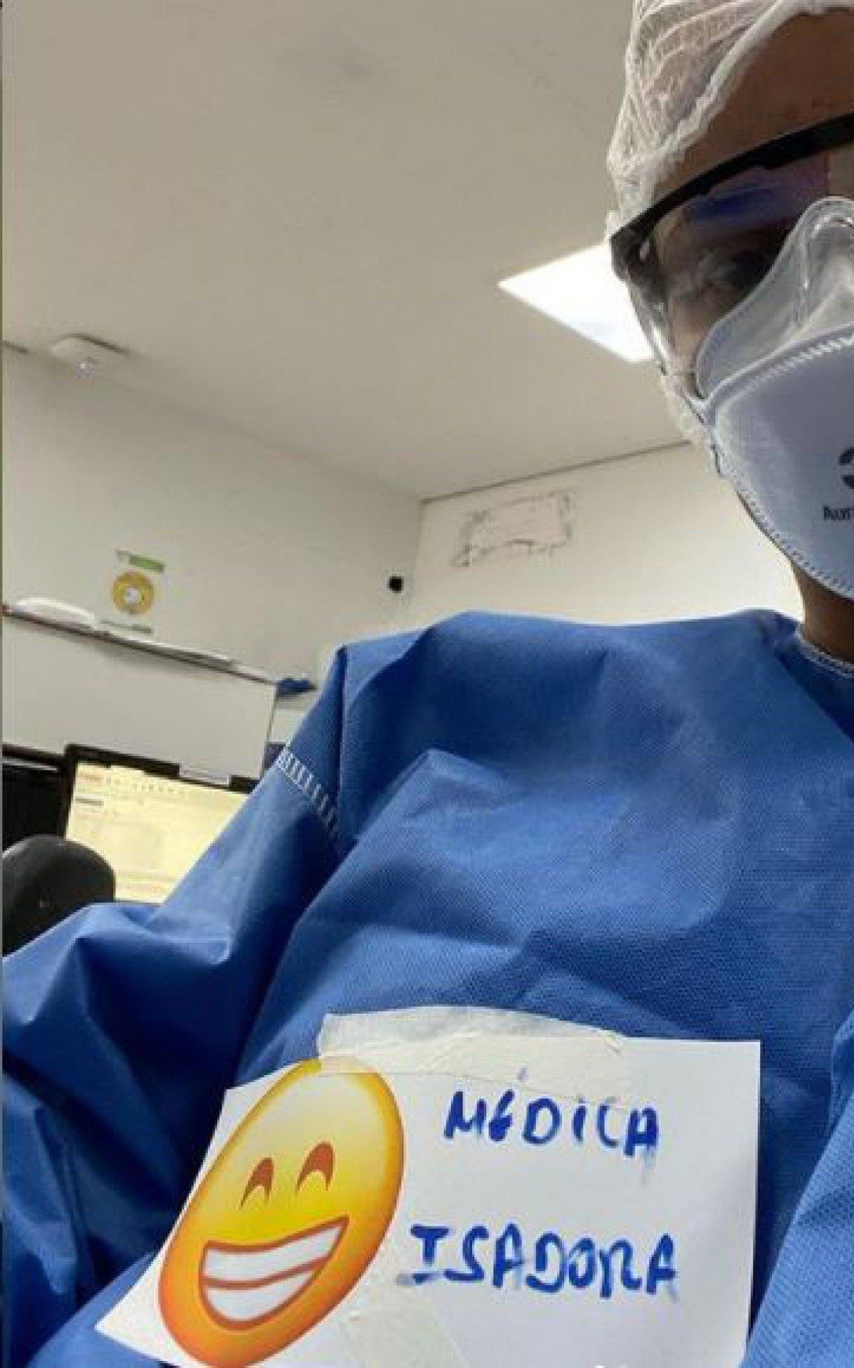 A m&eacute;dica criou projetos como o "prontu&aacute;rio afetivo" e o "correio afetivo", lan&ccedil;ados nas &uacute;ltimas semanas.