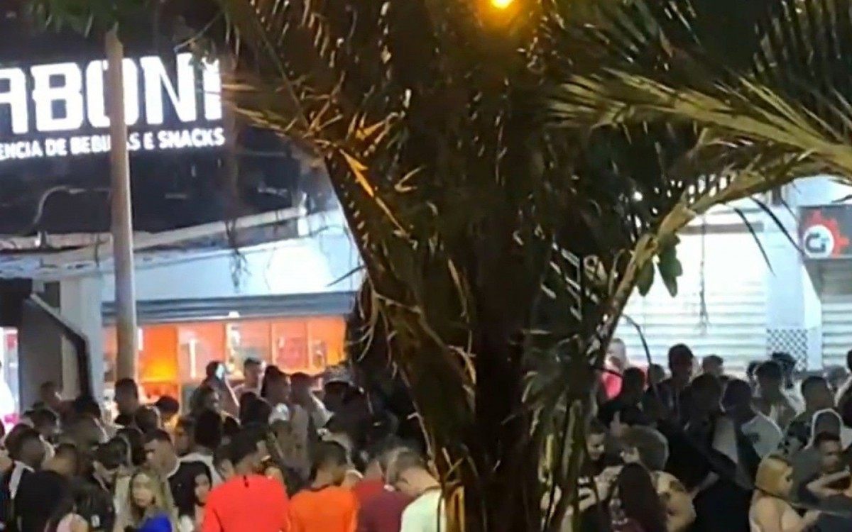 Imagens das aglomera&ccedil;&otilde;es no Rio.