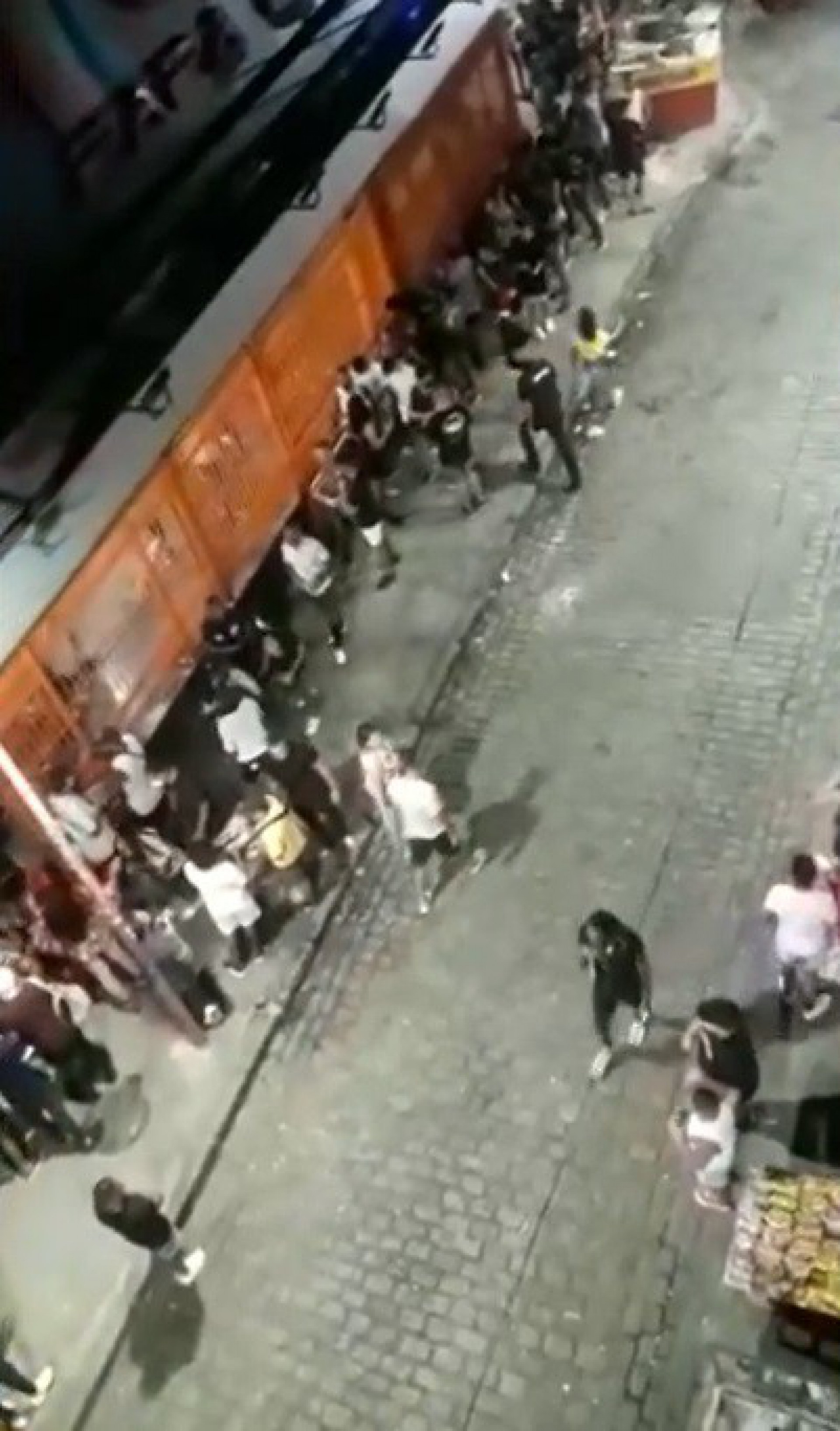 Imagens das aglomerações no Rio. - Reprodução/TV Globo