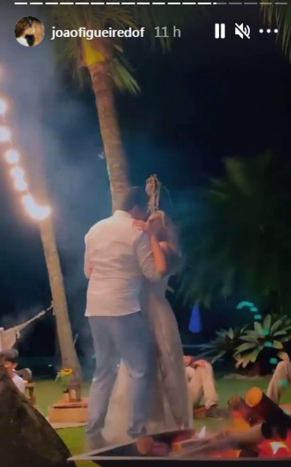 Luciano Szafir dan&ccedil;a com Sasha no casamento dela com Jo&atilde;o Figueiredo