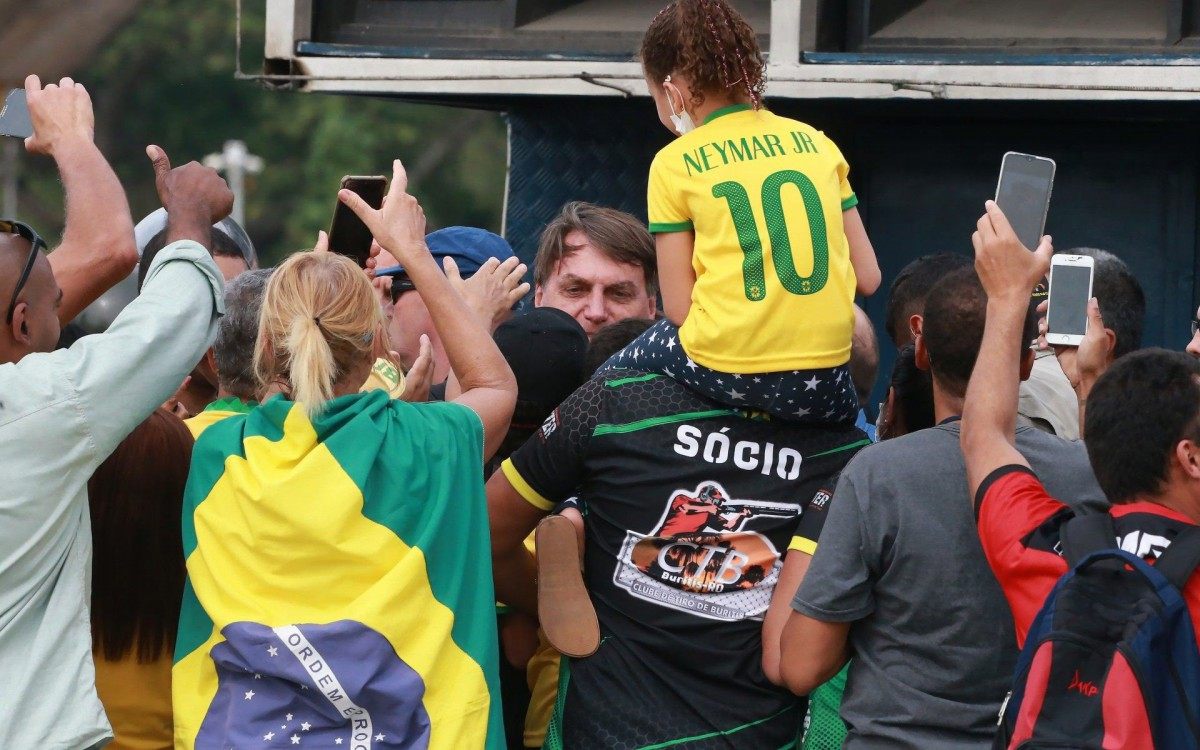 Presidente Jair Bolsonaro participa de " Motociata " que saiu do Parque Olimpico na Barra com destino ao Monumento dos Pracinhas no Aterro do Flamengo.