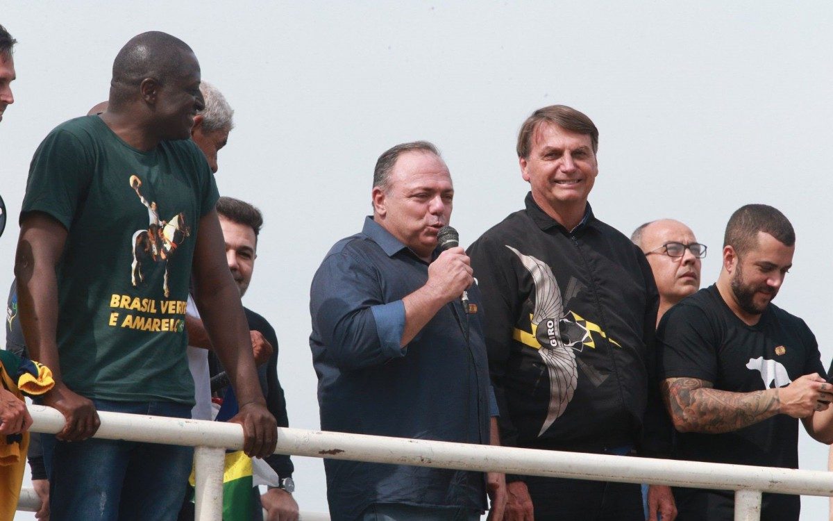 Presidente Jair Bolsonaro participou de &quot;Motociata&quot; que saiu do Parque Ol&iacute;mpico, na Barra da Tijuca, com destino ao Monumento dos Pracinhas, no Aterro do Flamengo - Daniel Castelo Branco