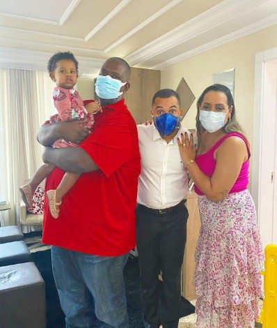 Péricles recebe Gil do Vigor em sua casa - Reprodução