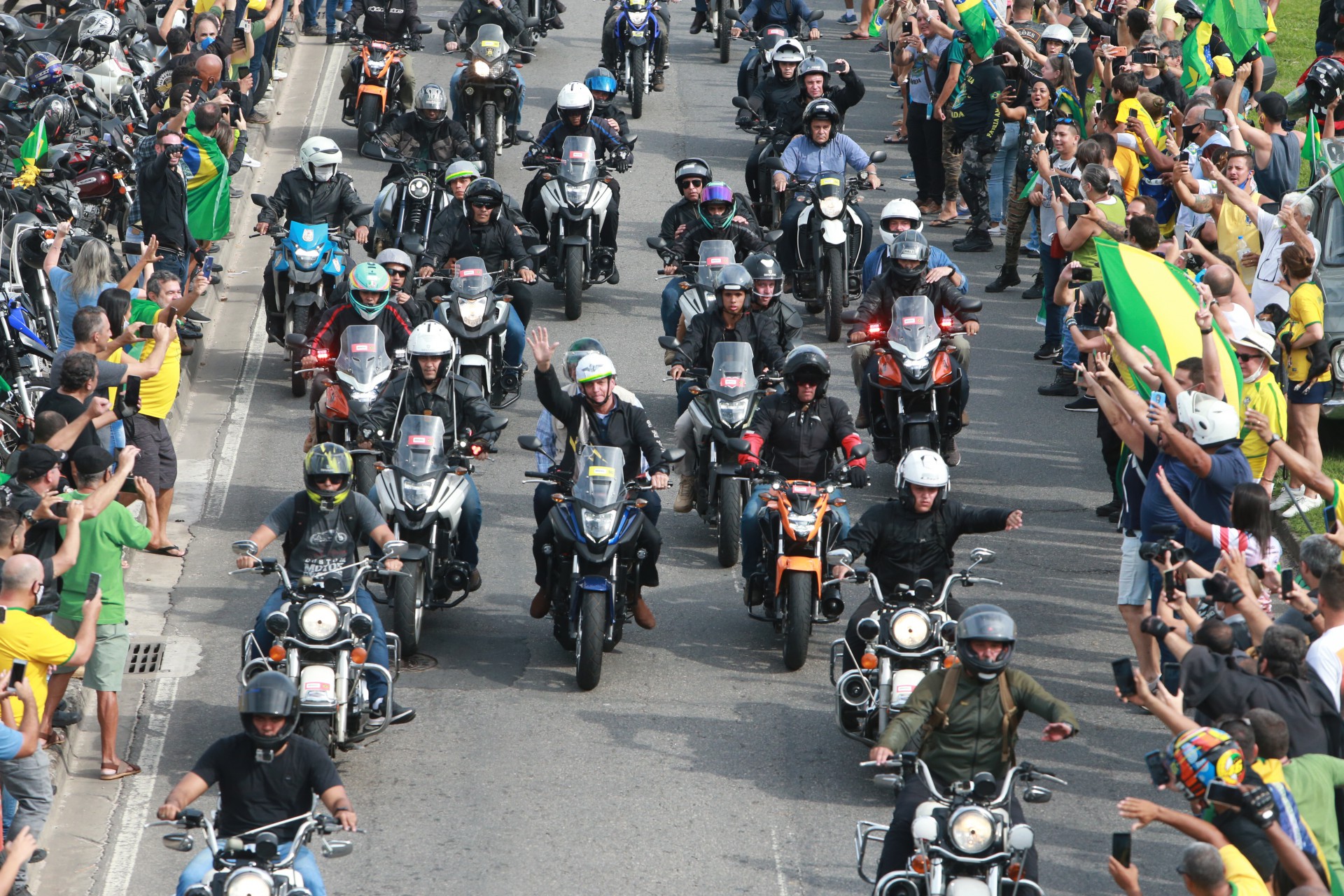 Presidente Jair Bolsonaro participa de 
