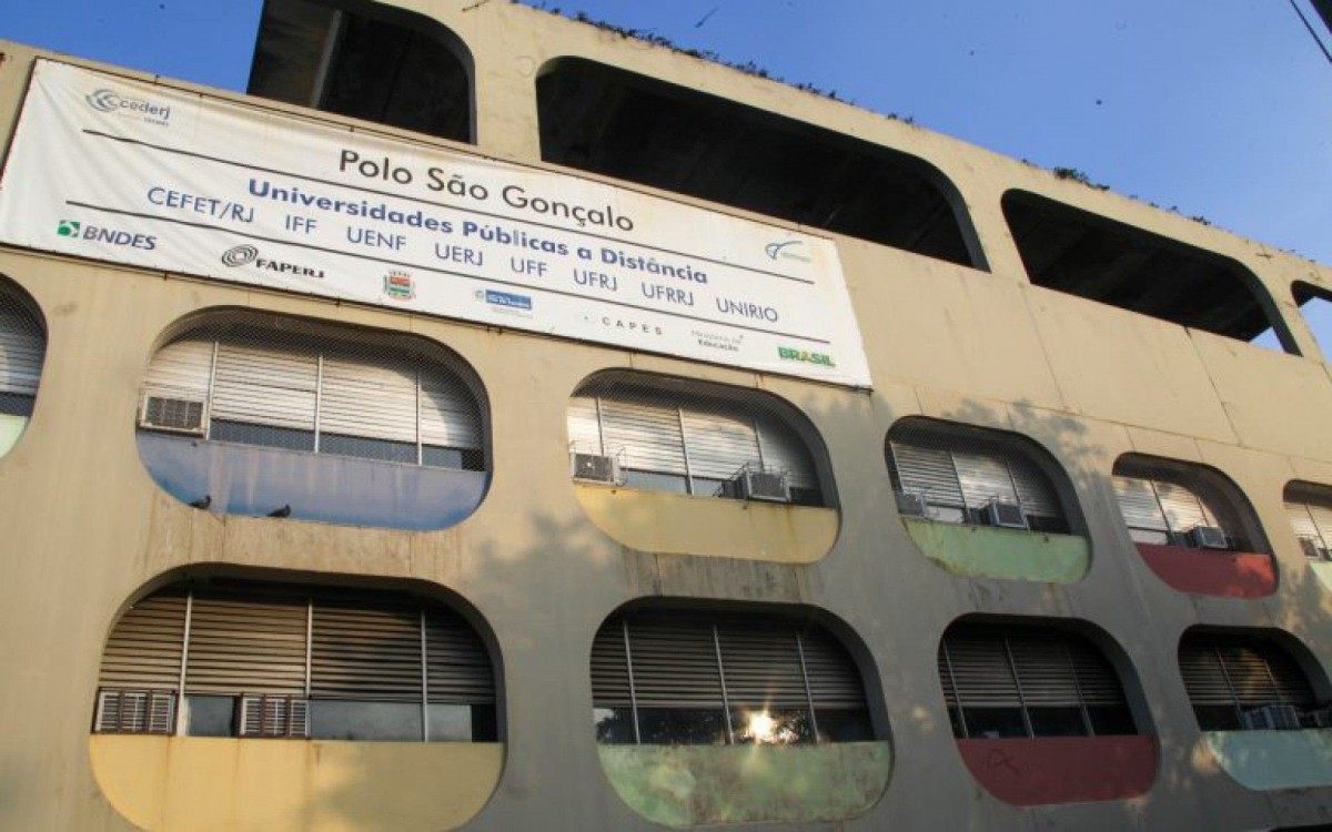 O Polo Cederj de S&atilde;o Gon&ccedil;alo &eacute; uma das 35 unidades espalhadas pelo estado do Rio e sedia cursos da UniRio, UFF, UFRJ e Rural