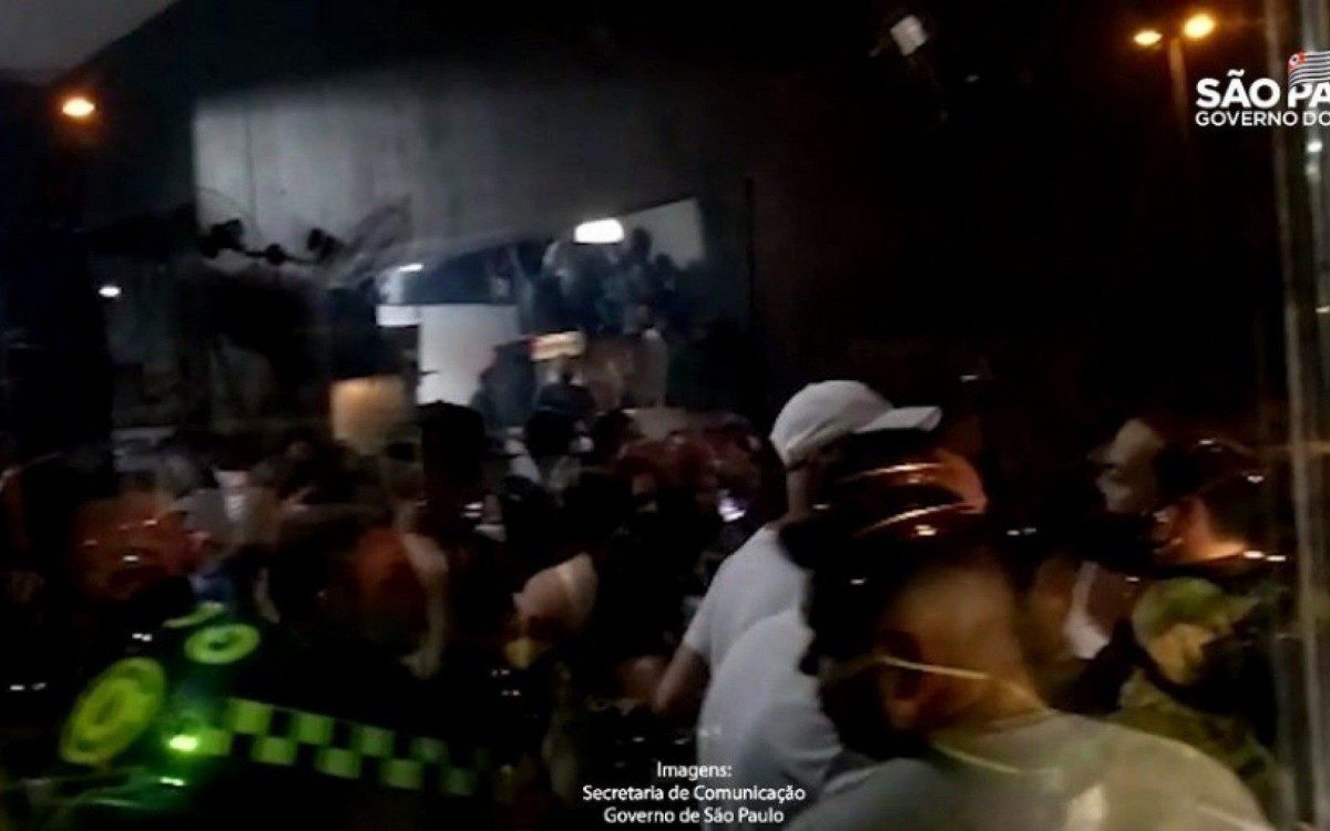 Festa clandestina flagrada na zona leste da capital 