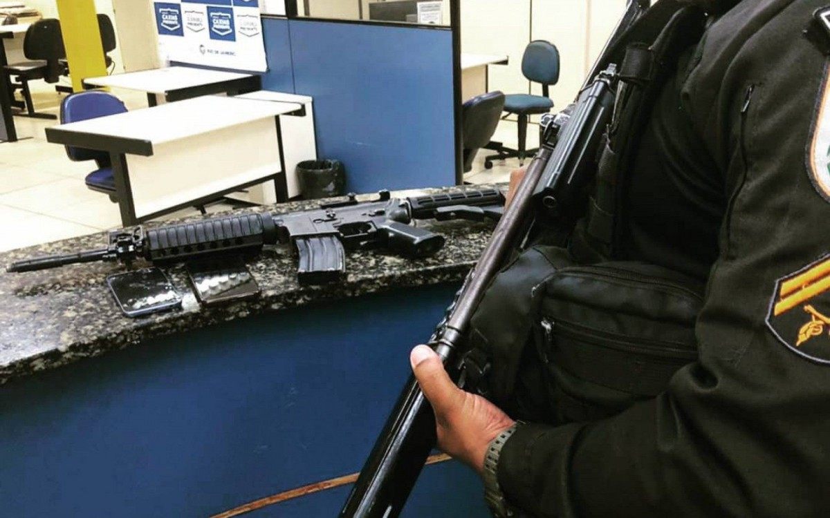 R&eacute;plica de fuzil &eacute; apreendida em Caxias