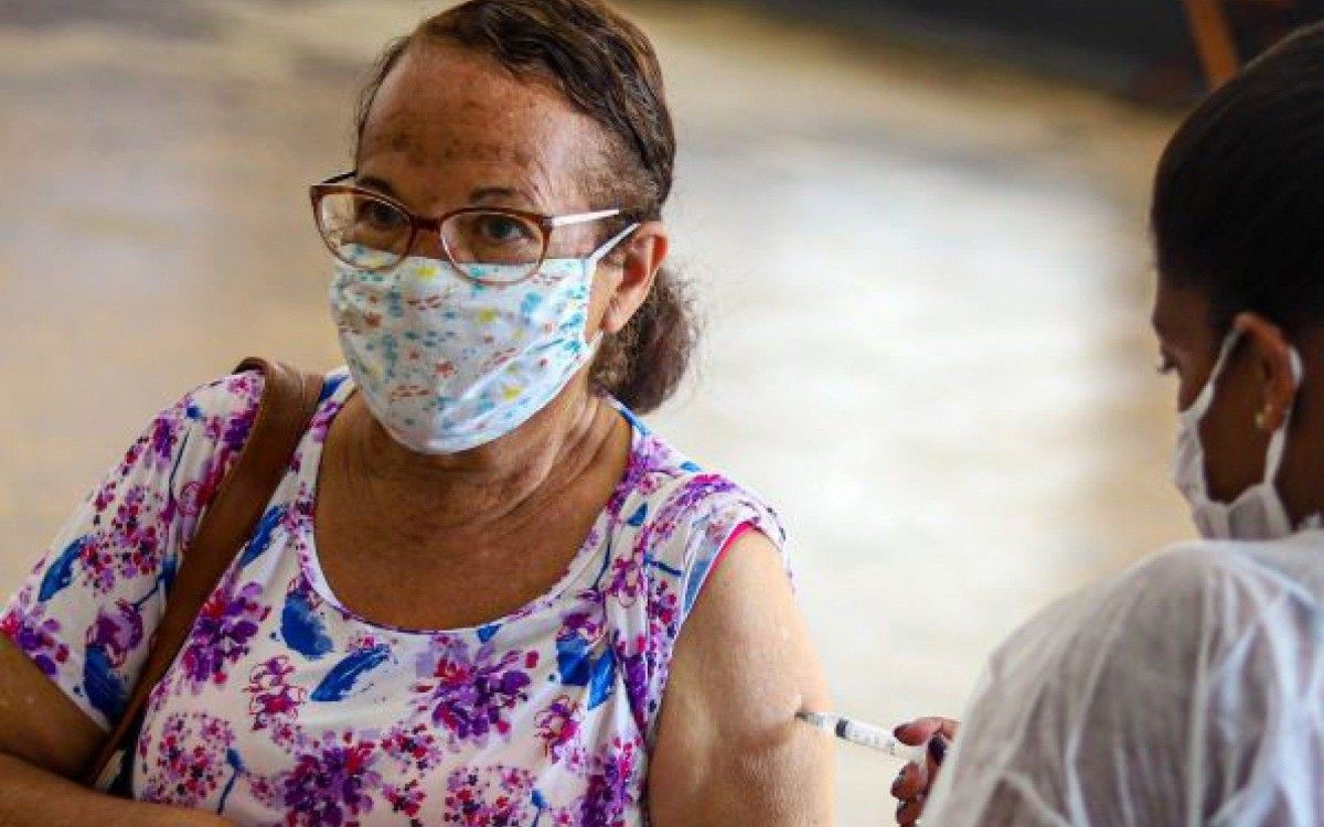 Vacina&ccedil;&atilde;o contra a COVID-19 na cidade