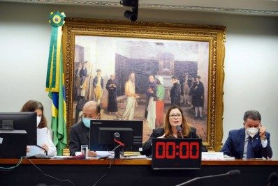 Reforma que extingue estabilidade de servidores é votada nesta terça-feira