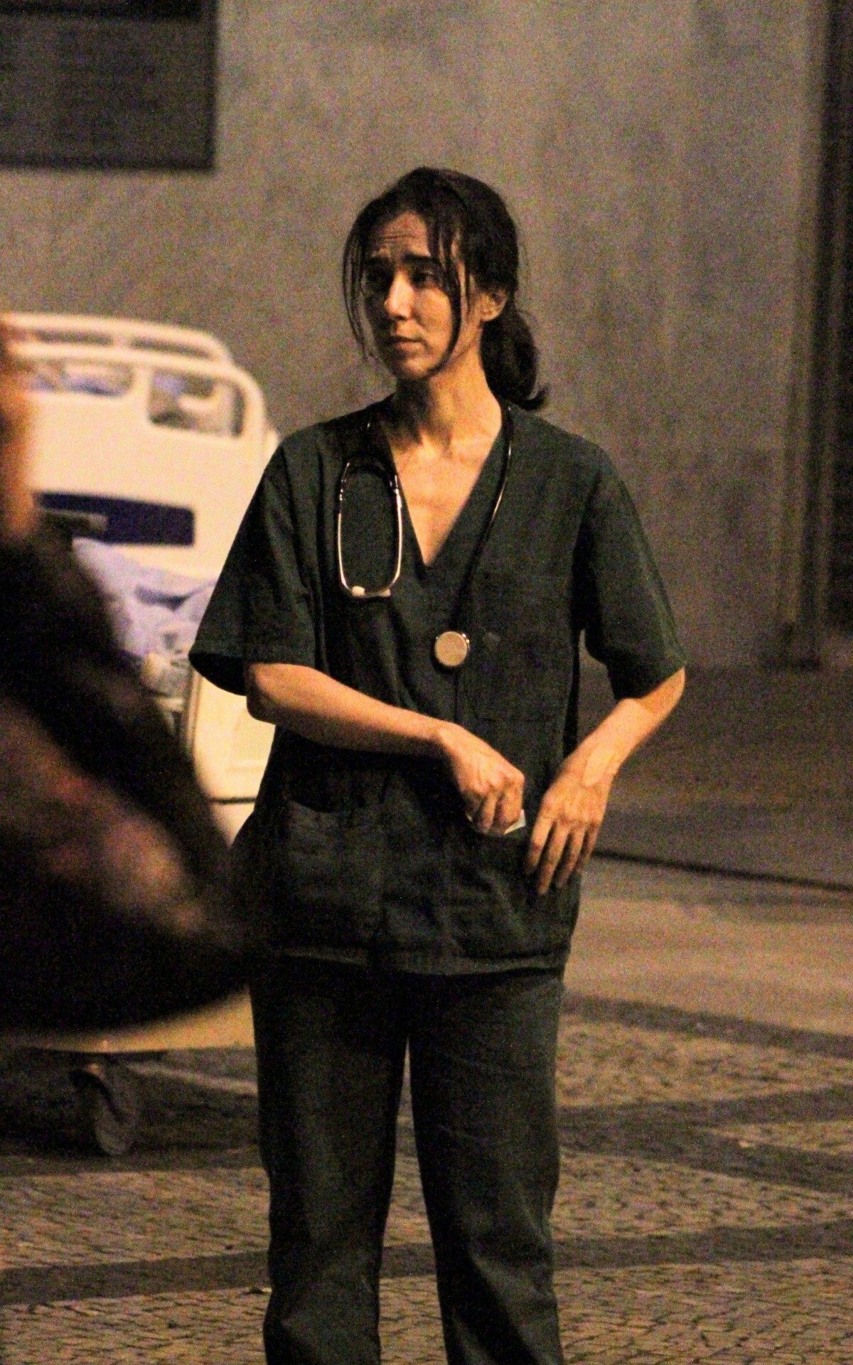 Atores gravam cenas de 'Sob Press&atilde;o' na madrugada desta ter&ccedil;a-feira, no Rio