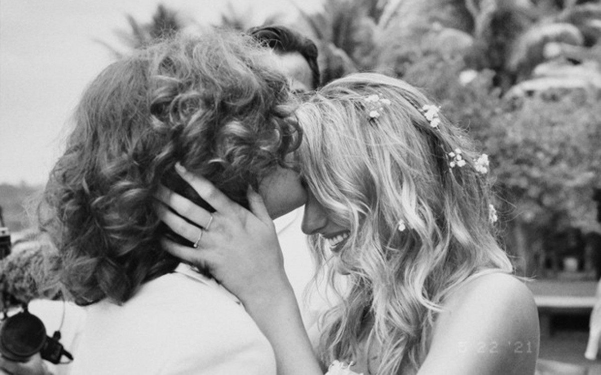 Sasha mostra fotos de seu casamento com João Figueiredo