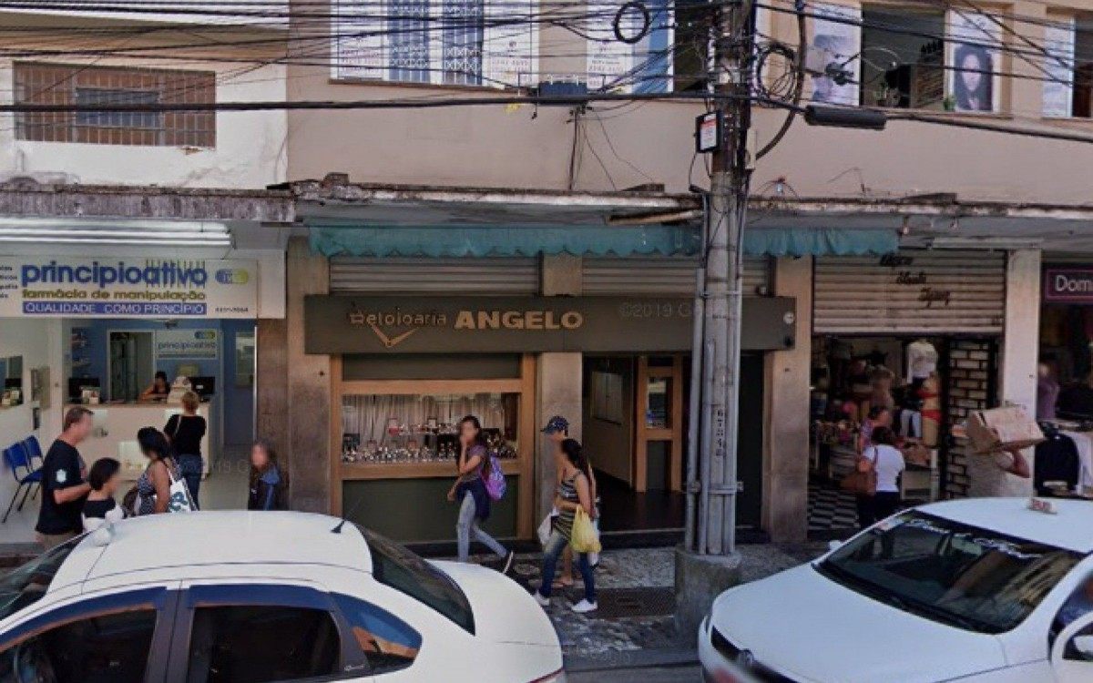 Relojoaria que foi assaltada fica no Centro de Petr&oacute;polis