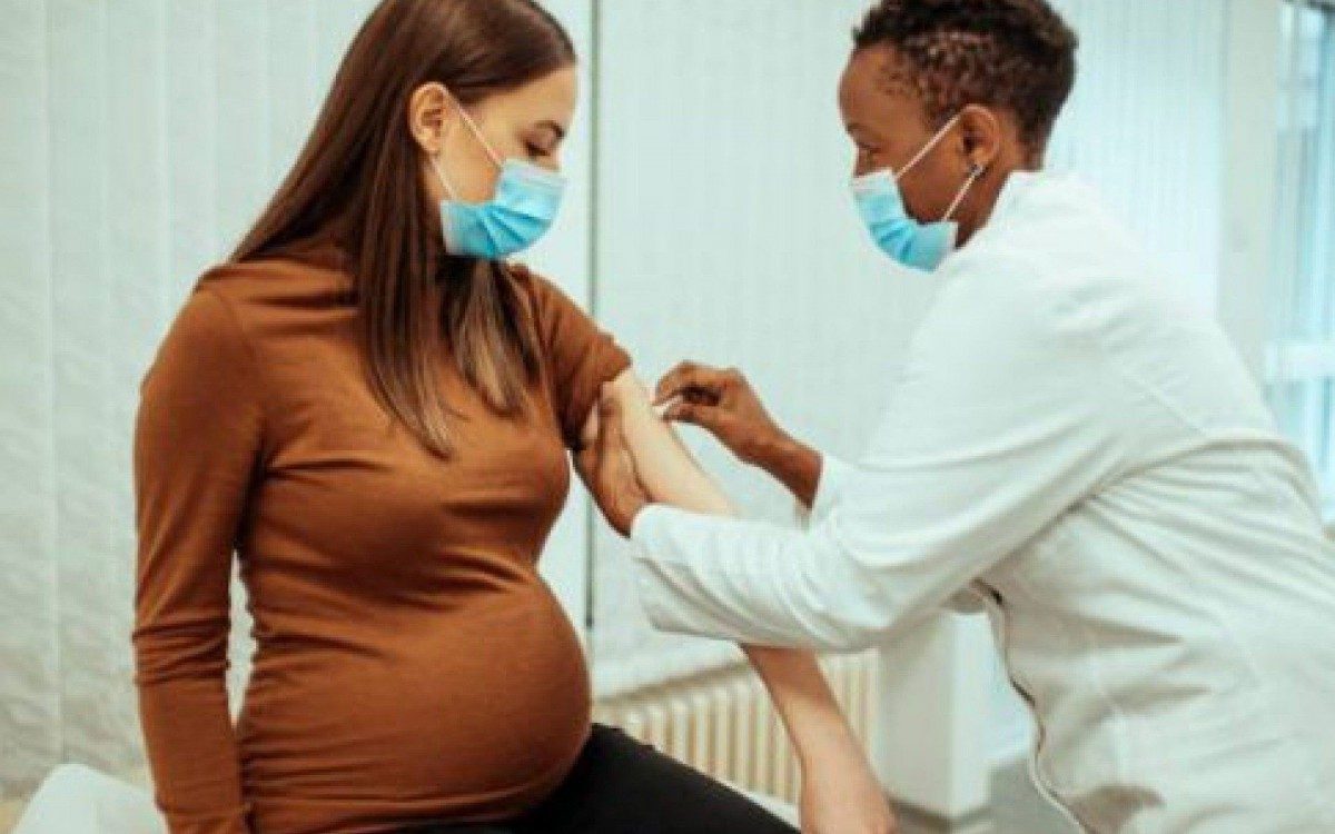 Para o agendamento é preciso informar nome, e-mail e duas opções de número de telefone para contato.