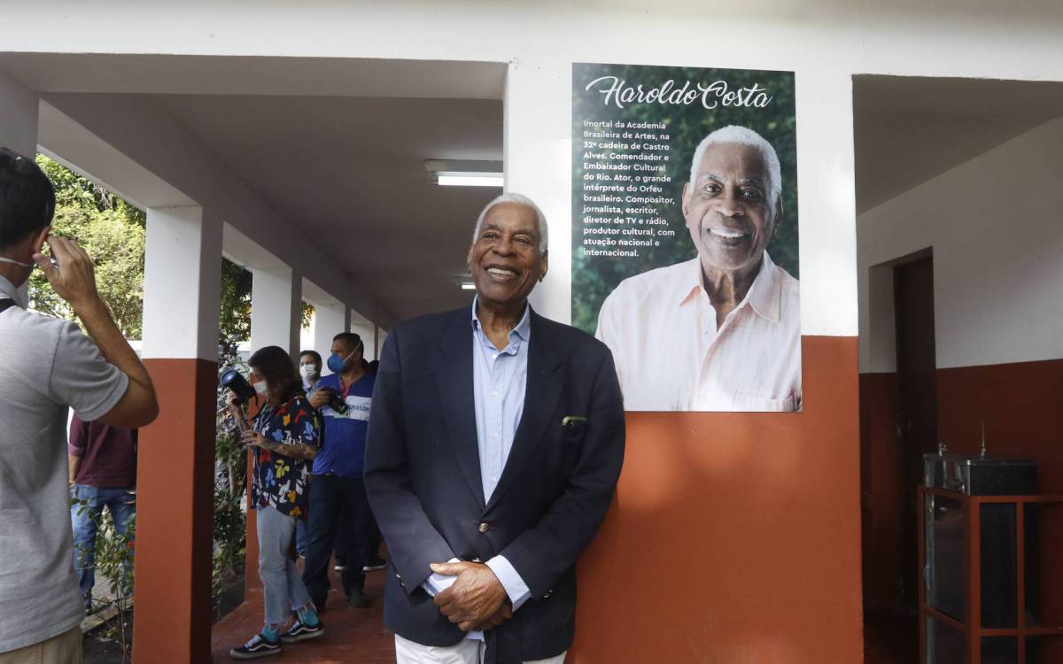 Geral -  Entrega de Unidade de Reinser&ccedil;ao Social na Taquara, zona oeste do Rio, que passa a ser chamar Haroldo Costa. No local, inicia tambem a vacina&ccedil;ao contra a Covid-19 de moradores de rua que utilizam o espa&ccedil;o. Na foto, Haroldo Costa, homenageado do dia.