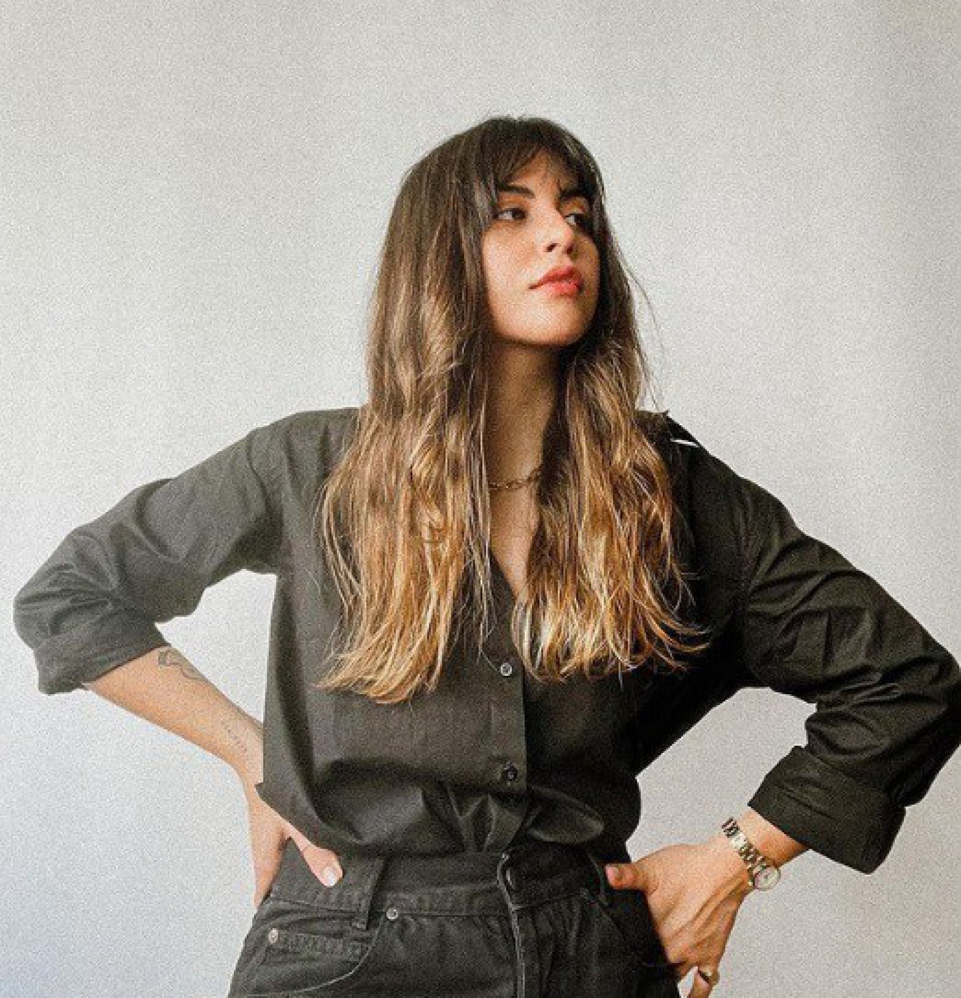 Thays Lessa lan&ccedil;a livro 'Perfeitamente inadequado', colet&acirc;nea de textos que incentivam a autoaceita&ccedil;&atilde;o - Divulga&ccedil;&atilde;o