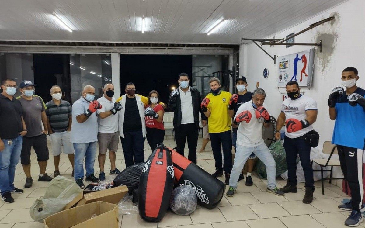 Academia de boxe também recebeu doações