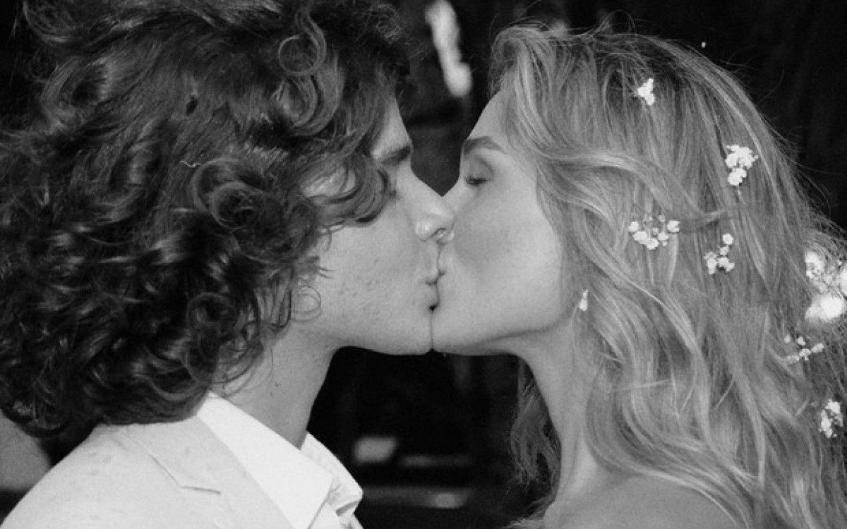 João Figueiredo posta mais fotos do casamento com Sasha