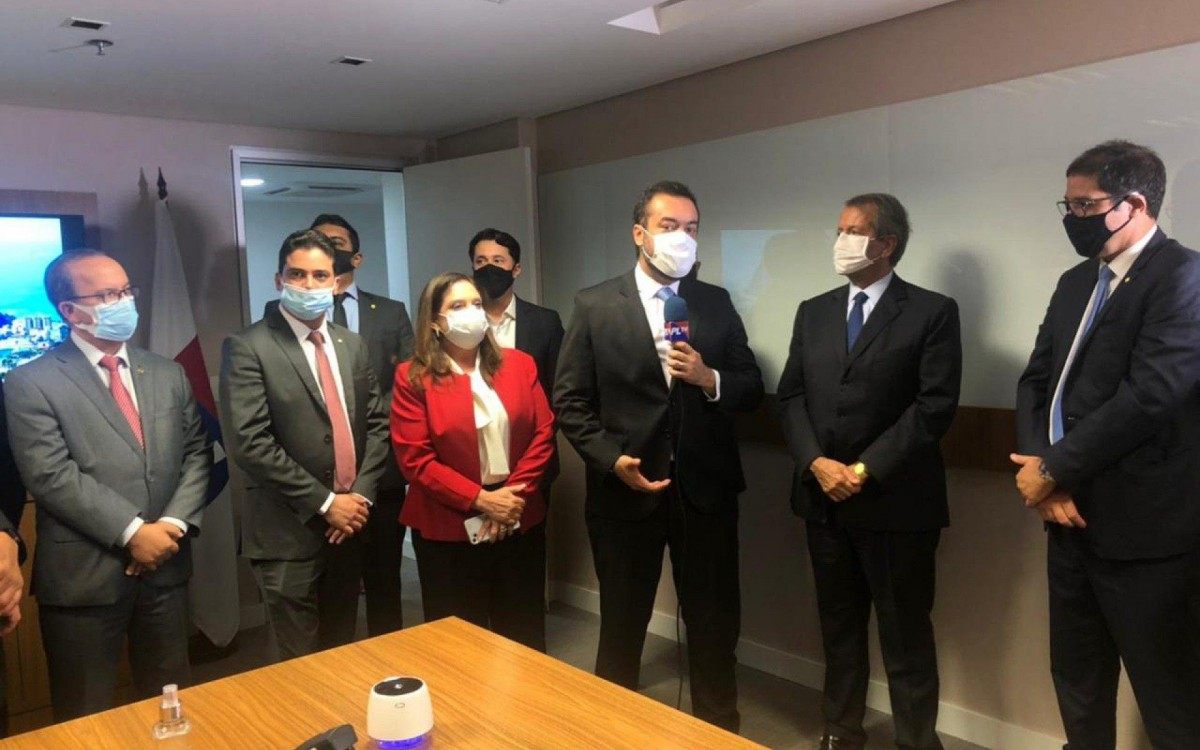 Claudio Castro em cerimònia de filiação na sede nacional do Partido Liberal (PL)