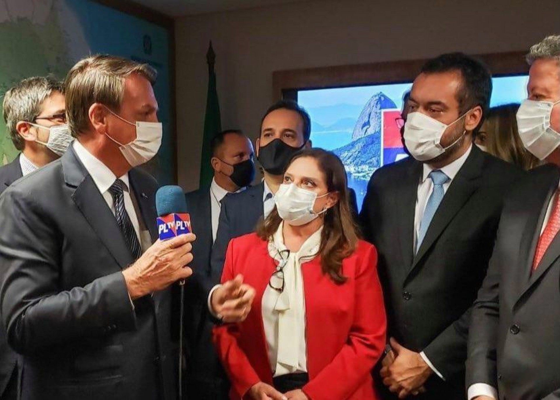 Castro e Bolsonaro: alinhamento sinaliza aval à ajuda financeira da União ao Rio