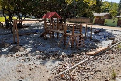 Praça em Saquarema recebe equipamentos de lazer