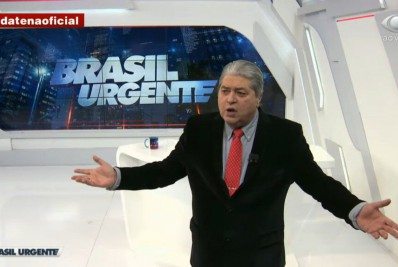 Climão: Datena dá bronca em diretora ao vivo: 'Tem um apresentador aqui'