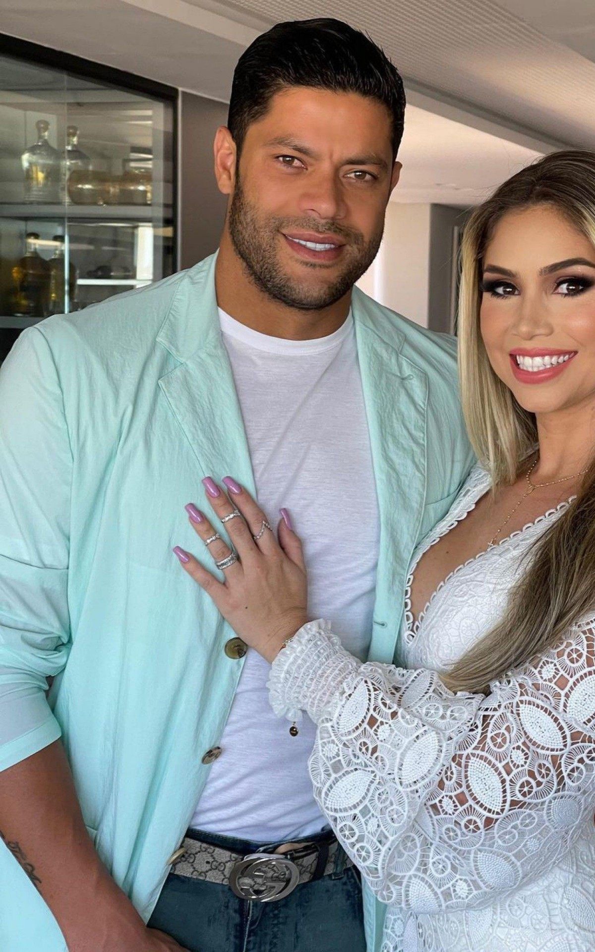 Hulk comemora a formatura da mulher, Camila &Acirc;ngelo