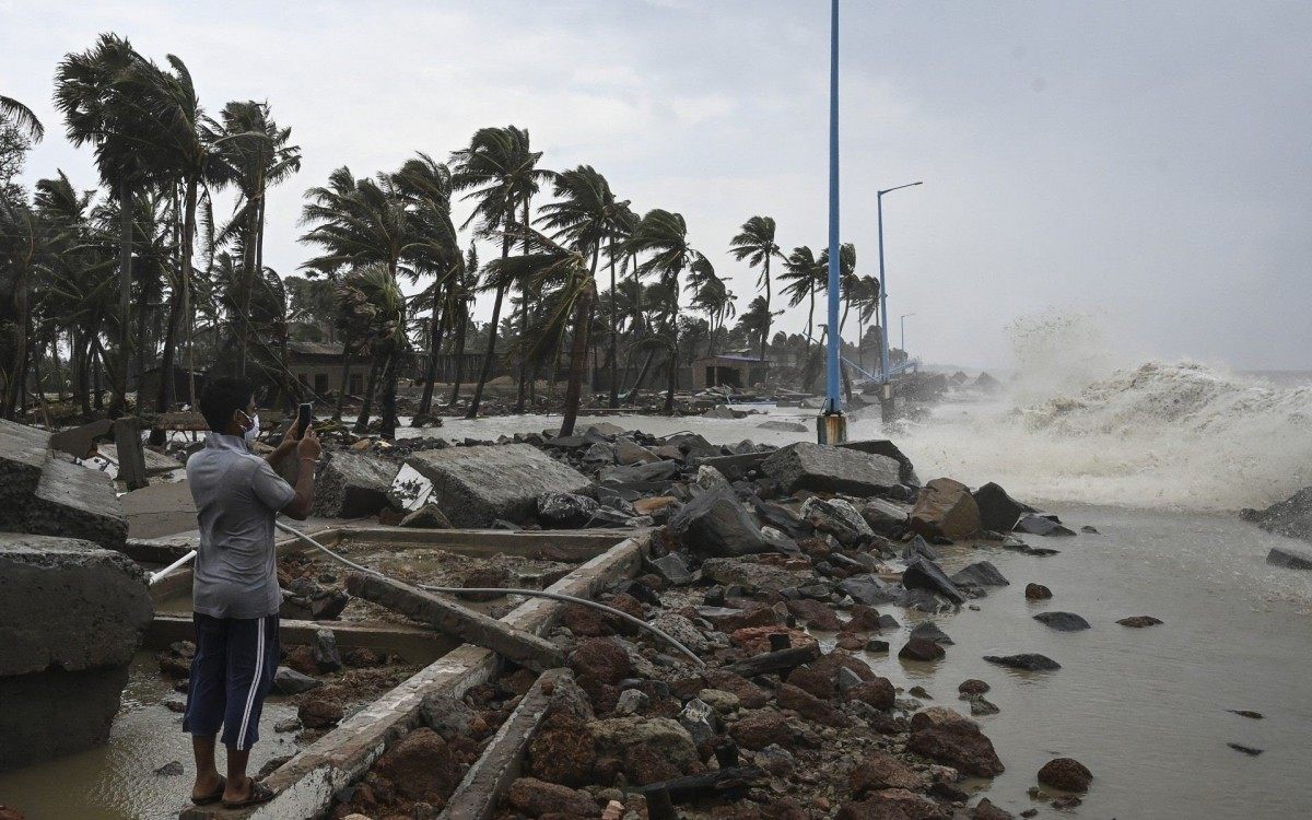 Ciclone Yaas provocou a alta da maré, fortes chuvas e rajadas de vento de até 155 km/h